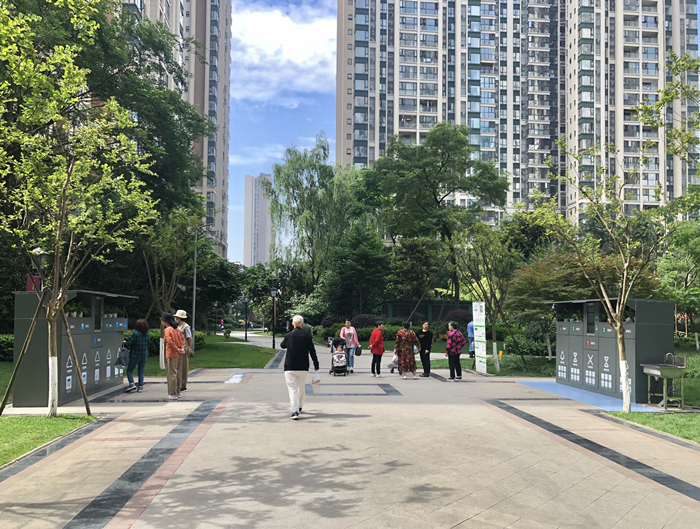 遠(yuǎn)大中央公園小區(qū)垃圾分類(lèi)智能設(shè)備放置實(shí)景